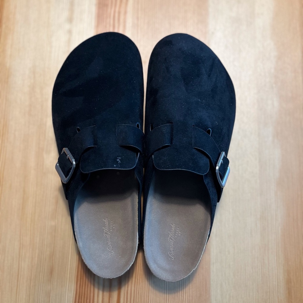 Universal Thread Black Suede Clogs Women’s 10